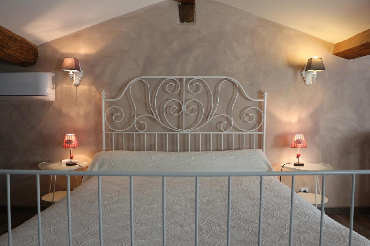 Gîte PEYROUTAS Vignonet Saint Emilion Extérieur photo